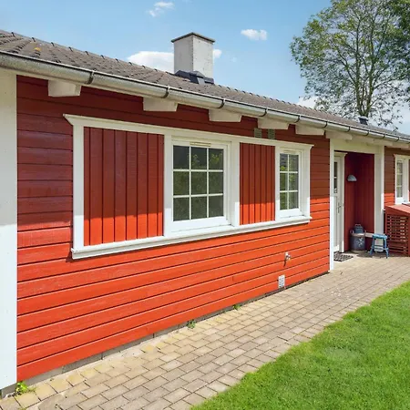 Holiday home Awesome In With Outdoor Swimming Pool
